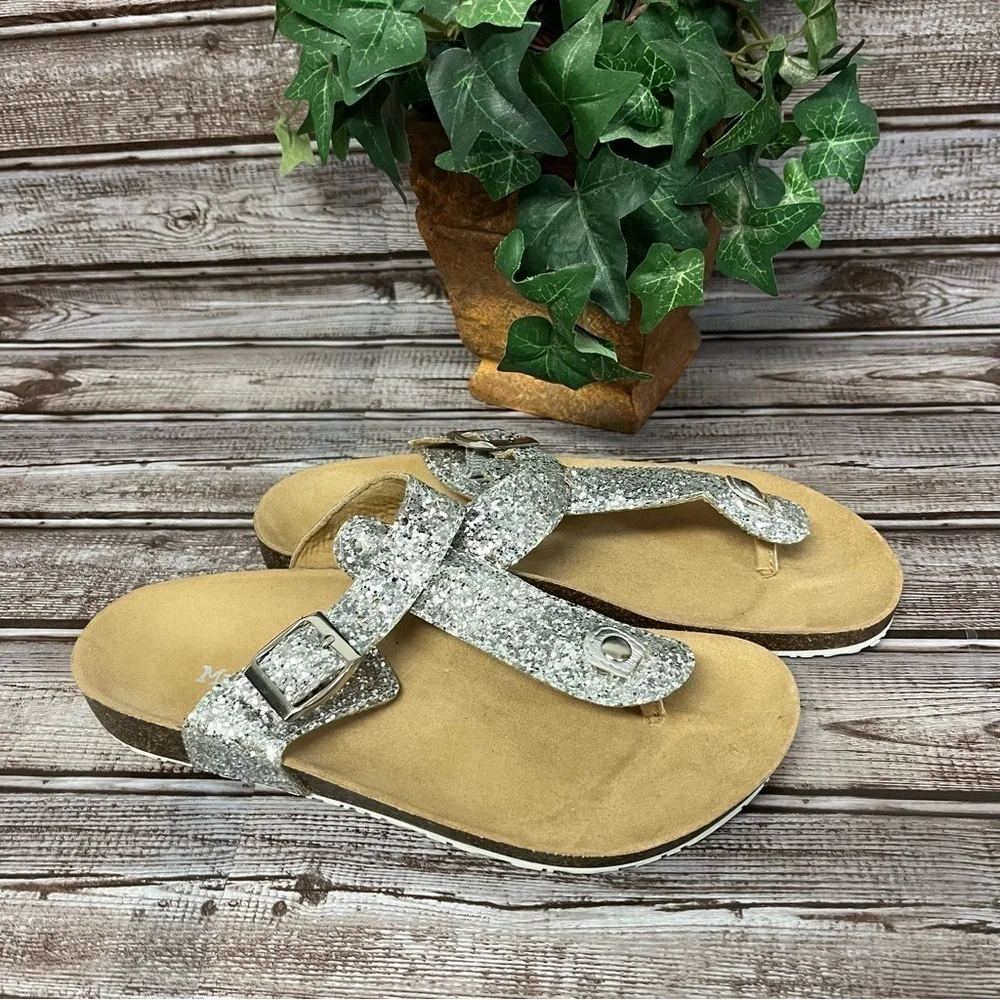 Mudd Silver Glitter Thong Sandal Big Girl size 5 Women’s size 7 - Picture 8 of 13